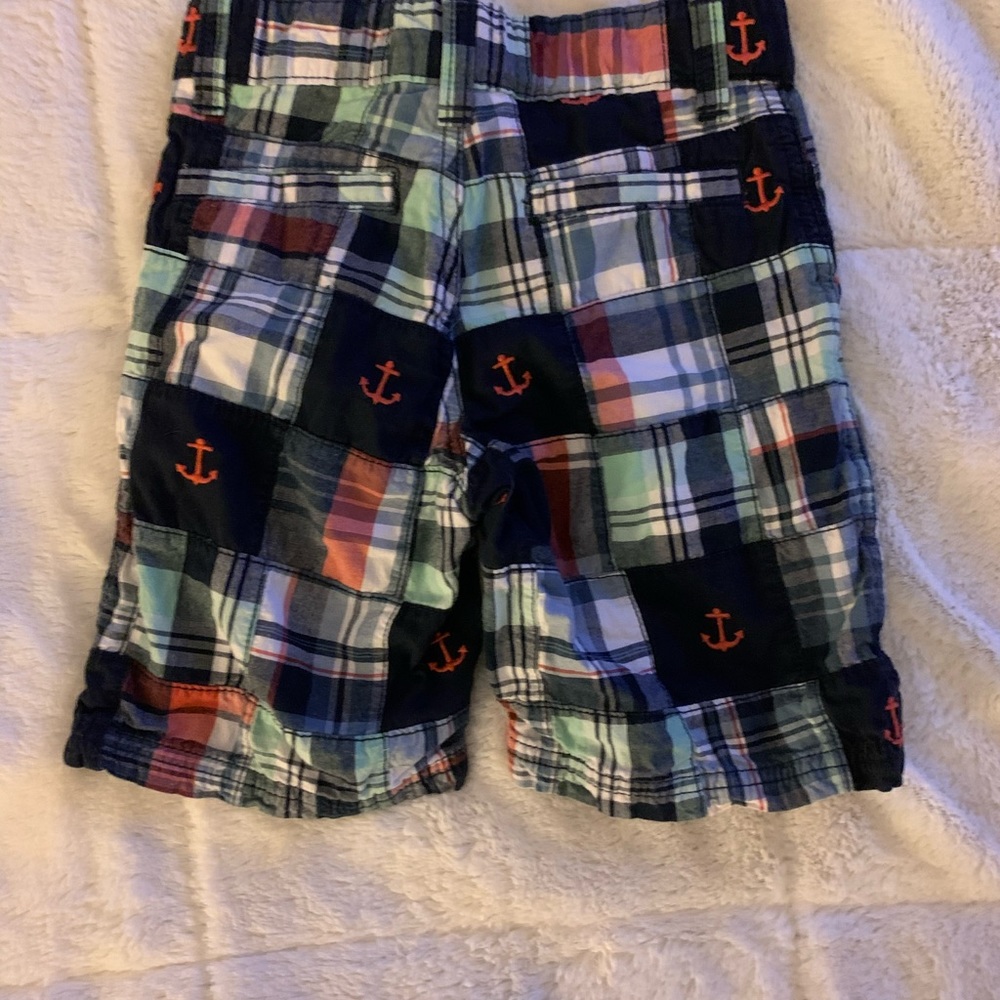 Patchwork pattern shorts size 3 - Picture 3 of 3